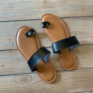 Universal Thread Black Leather Sandals